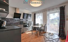 Ferienwohnung Herzstueck Im Haus Schlossblick